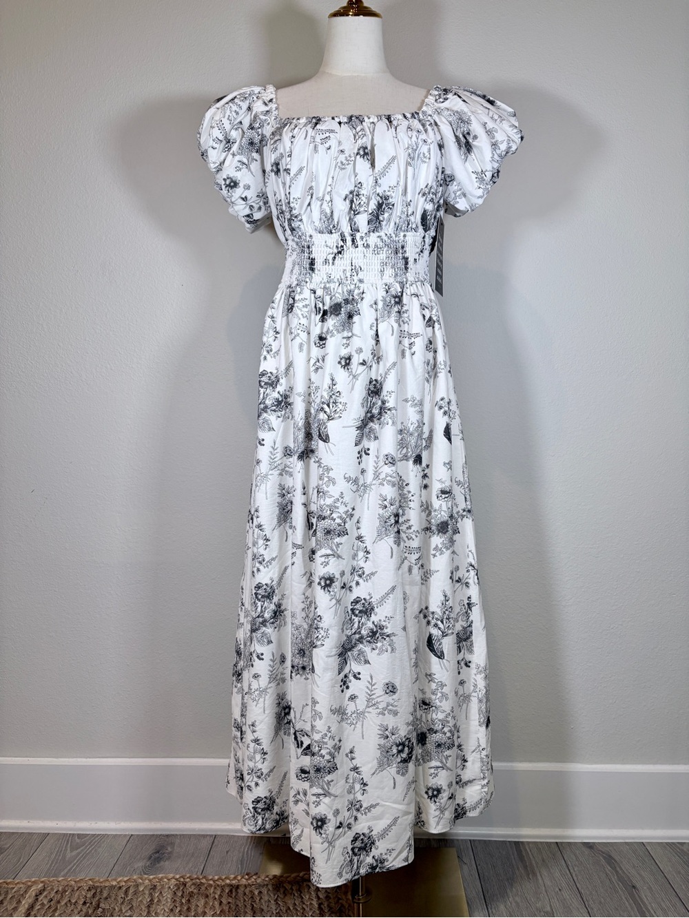 NWT Hyacinth House Helena Maxi Dress with Puff Sleeves & Smocked Waist Size M